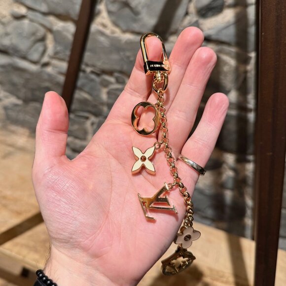 Louis Vuitton Gold Fleur De Monogramme Keychain Bag Charm - Picture 10 of 12